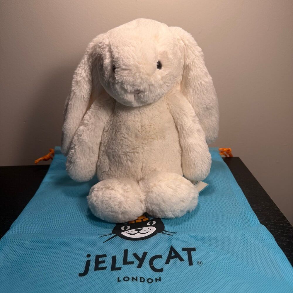 Jellycat London, Bashful Cream Bunny, Medium, NWT